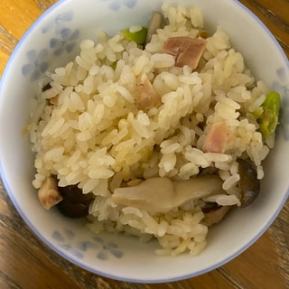 クセになる味！無水ビール炊き込みご飯